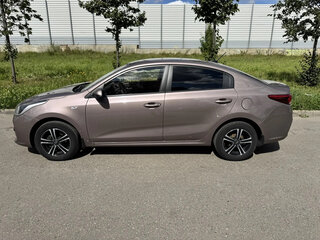 2018 Kia Rio IV, коричневый, 1100000 рублей, вид 1