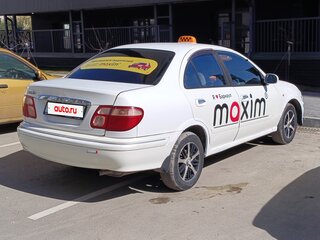 2002 Nissan Bluebird Sylphy I (G10), белый, 390000 рублей, вид 3