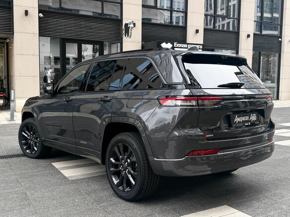 2026 Jeep Grand Cherokee V (WL) Рестайлинг, серый, 9990000 рублей - вид 5