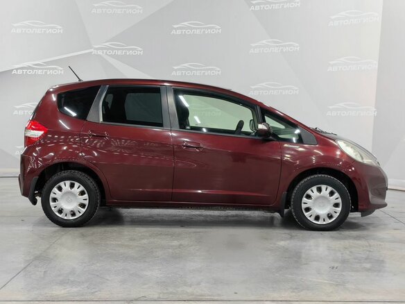 2012 Honda Fit II, красный, 885000 рублей - вид 5