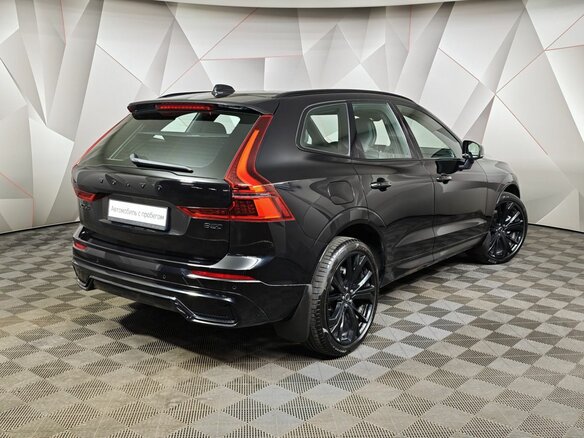 2025 Volvo XC60 II Рестайлинг 2, чёрный, 6395150 рублей - вид 1