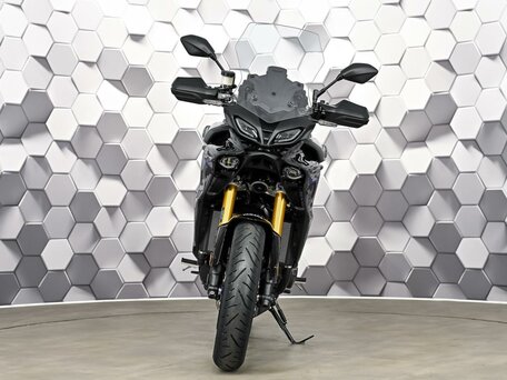 2021 Yamaha MT-09 Tracer (FJ-09), серебристый, 1499000 рублей, вид 5