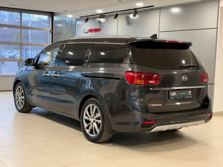 2019 Kia Carnival III, серый, 2497000 рублей, вид 4