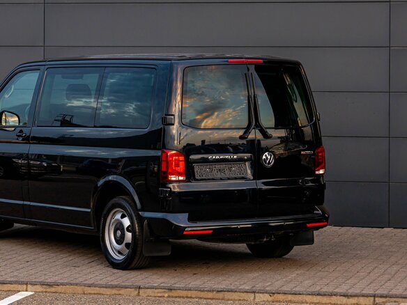 2021 Volkswagen Caravelle T6 Рестайлинг, чёрный, 3735000 рублей - вид 8