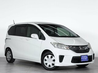 2014 Honda Freed I Рестайлинг 2, белый, 1349000 рублей, вид 1