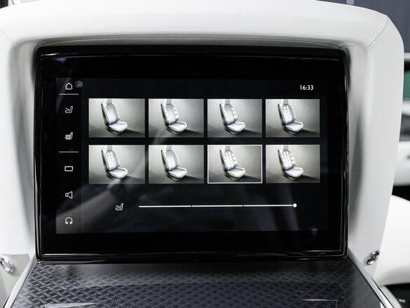 2026 Rolls-Royce Cullinan Black Badge I Рестайлинг (Series II), чёрный, 73670000 рублей - вид 18