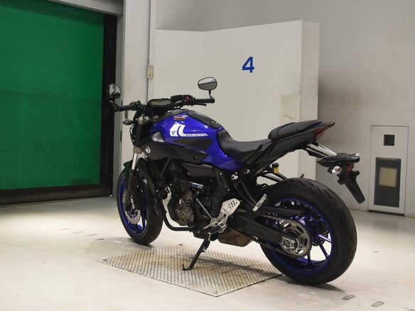 2017 Yamaha MT-07 (FZ-07), синий, 650000 рублей - вид 2