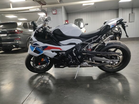 2026 BMW S 1000 RR, белый, 2750000 рублей - вид 1
