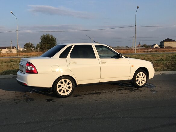 2017 Lada (ВАЗ) Priora I Рестайлинг, белый, 815000 рублей - вид 4