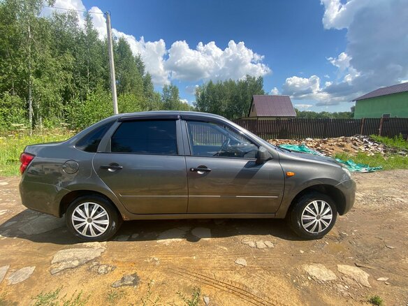 2013 Lada (ВАЗ) Granta I, серебристый, 330000 рублей - вид 2
