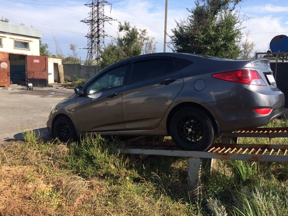2011 Hyundai Solaris I, серый, 850000 рублей - вид 6