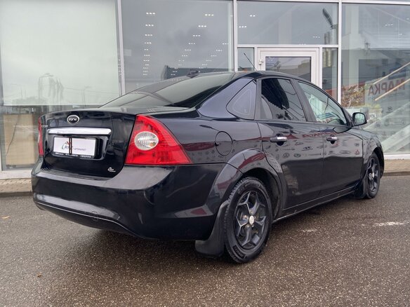 2009 Ford Focus II Рестайлинг, чёрный - вид 4