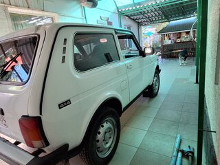 2011 Lada (ВАЗ) 2121 (4x4) I Рестайлинг, белый, 430000 рублей, вид 3