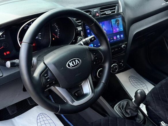 2014 Kia Rio 5-speed III, белый - вид 15
