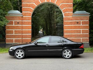 2003 Mercedes-Benz S-Класс 350 IV (W220) Рестайлинг, чёрный, 990000 рублей, вид 1
