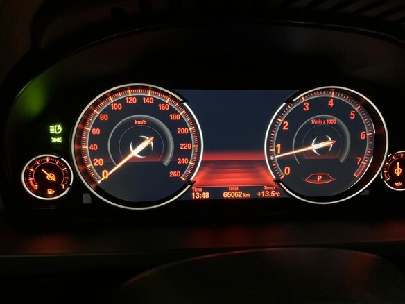 2011 BMW 7 серии 750i xDrive V (F01/F02/F04), чёрный, 2500000 рублей - вид 9