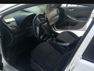 2015 Hyundai Solaris I Рестайлинг, серебристый, 970000 рублей, вид 5