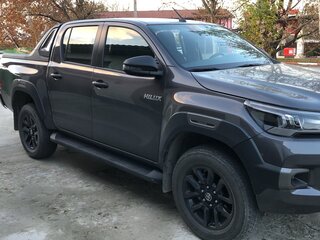 2022 Toyota Hilux VIII Рестайлинг 2, серый, 6000000 рублей, вид 4