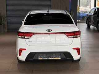 2019 Kia Rio IV, белый, 1150000 рублей, вид 5