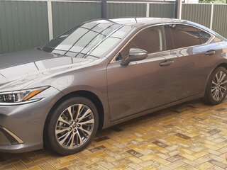 2021 Lexus ES 250 VII Рестайлинг, серый, 5750000 рублей, вид 1