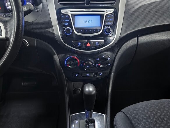 2014 Hyundai Solaris I, белый, 1200000 рублей - вид 6