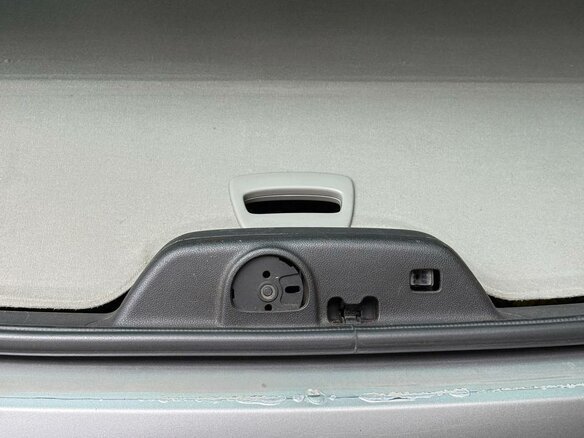 2008 Peugeot 308 I, серый, 555555 рублей - вид 16