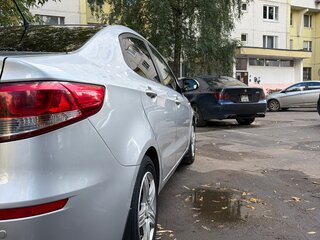 2015 Kia Rio III Рестайлинг, серый, 1100000 рублей, вид 4
