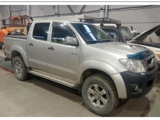 2010 Toyota Hilux Arctic Trucks AT38 VII, серебристый, 2298000 рублей, вид 1