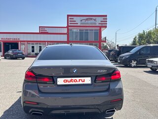 2022 BMW 5 серии 520i VII (G30/G31/G38) Рестайлинг, серый, 4850000 рублей, вид 2