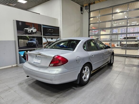 2001 Ford Taurus IV, серебристый, 550000 рублей - вид 1
