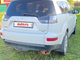 2012 Mitsubishi Outlander II Рестайлинг, белый, 1300000 рублей, вид 2