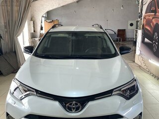 2018 Toyota RAV4 IV (XA40) Рестайлинг, белый, 2100000 рублей, вид 3