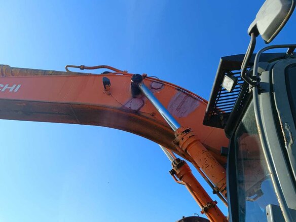 2006 Hitachi ZX470, золотистый, 5100000 рублей - вид 3