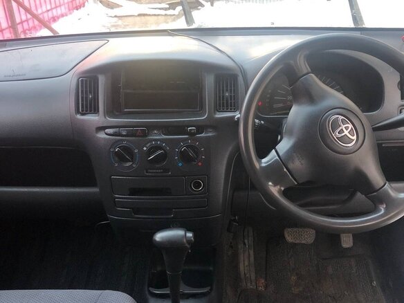2002 Toyota Probox I, белый, 420000 рублей - вид 5