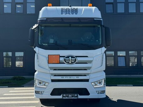 2024 FAW J7, белый, 8600000 рублей, вид 2