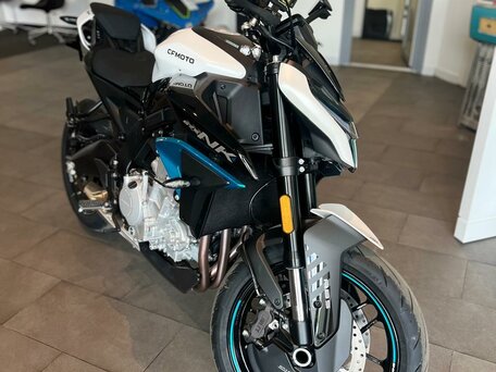 2025 CFMoto 650NK, белый, 744900 рублей, вид 4