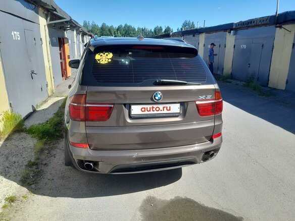 2013 BMW X5 35i II (E70) Рестайлинг, коричневый, 1950000 рублей - вид 3