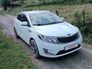 2013 Kia Rio III, белый, 700000 рублей, вид 3