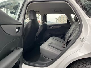 2026 MG 5 EV Standard Range I Рестайлинг, белый, 1580000 рублей, вид 5