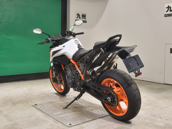 2022 KTM 890 Duke R, белый, 870000 рублей - вид 5