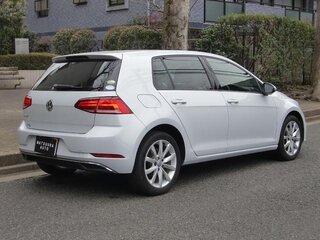 2018 Volkswagen Golf VII Рестайлинг, белый, 999999 рублей, вид 4
