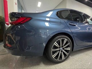 2025 BMW 3 серии 320i VII (G2x) Рестайлинг 2, синий, 5790000 рублей, вид 4