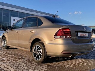 2018 Volkswagen Polo V Рестайлинг, бежевый, 1550000 рублей, вид 4