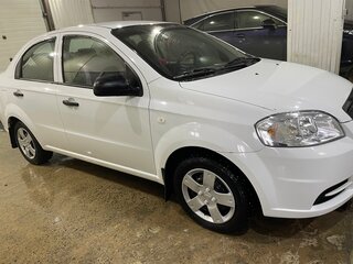 2010 Chevrolet Aveo I Рестайлинг, белый, 700000 рублей, вид 2