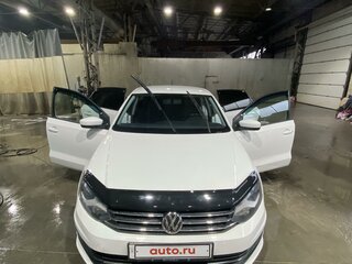 2017 Volkswagen Polo V Рестайлинг, белый, 900000 рублей, вид 2