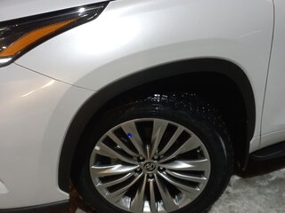 2022 Toyota Highlander IV (XU70), белый, 8200000 рублей, вид 3