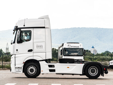 2020 Mercedes-Benz Actros, белый, 6500000 рублей, вид 3