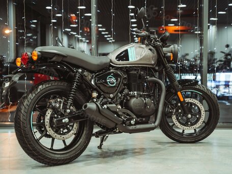 2025 Royal Enfield Hunter, серебристый, 432000 рублей, вид 3