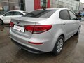 2017 Kia Rio III Рестайлинг, серебристый - вид 1