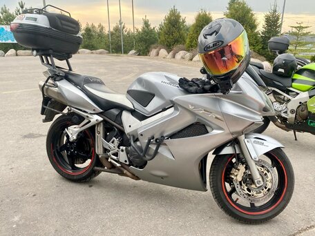 2006 Honda VFR 800, серый, 480000 рублей, вид 3